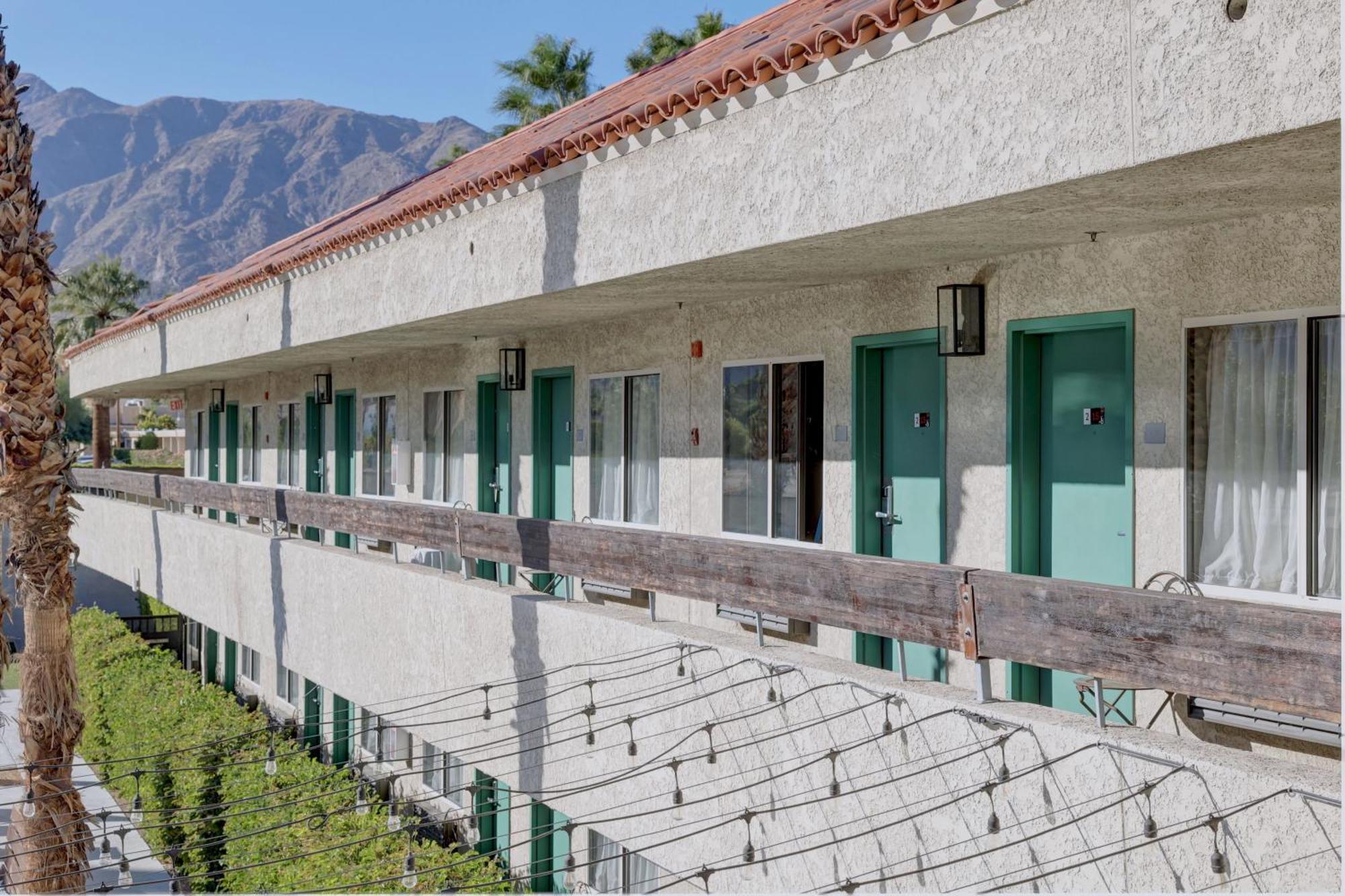 The Infusion Beach Club Hotel Palm Springs Exterior photo