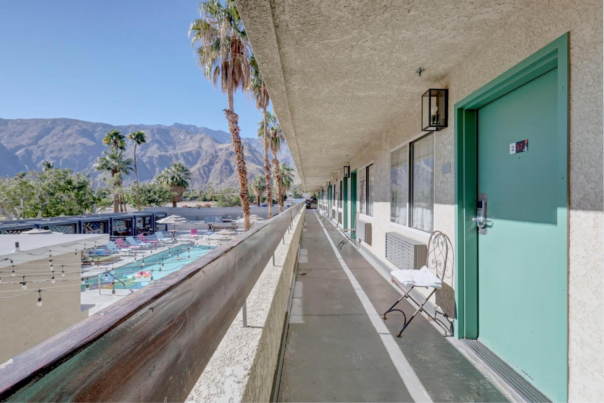 The Infusion Beach Club Hotel Palm Springs Exterior photo