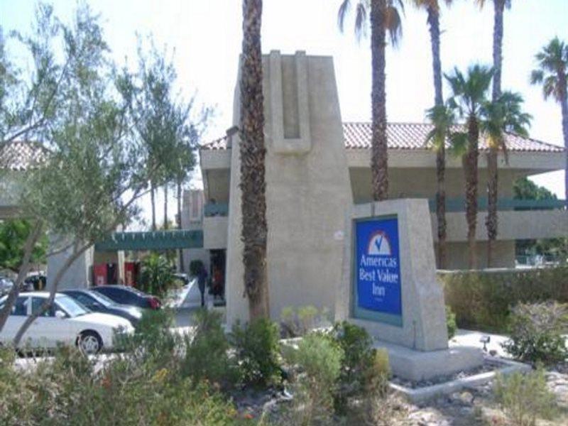 The Infusion Beach Club Hotel Palm Springs Exterior photo